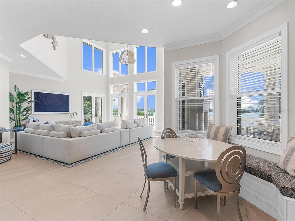 Dining room, Interior, Living room, Recessed Lighting