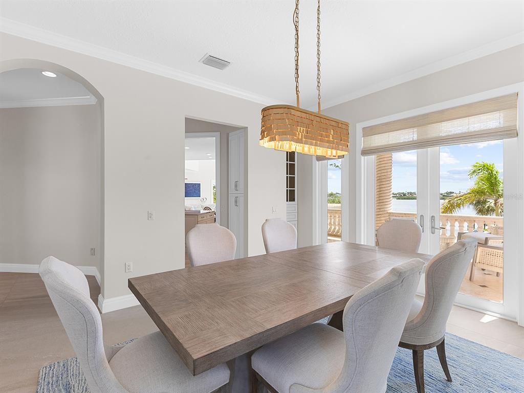 Dining room, Interior, Pendant Lights, Recessed Lighting