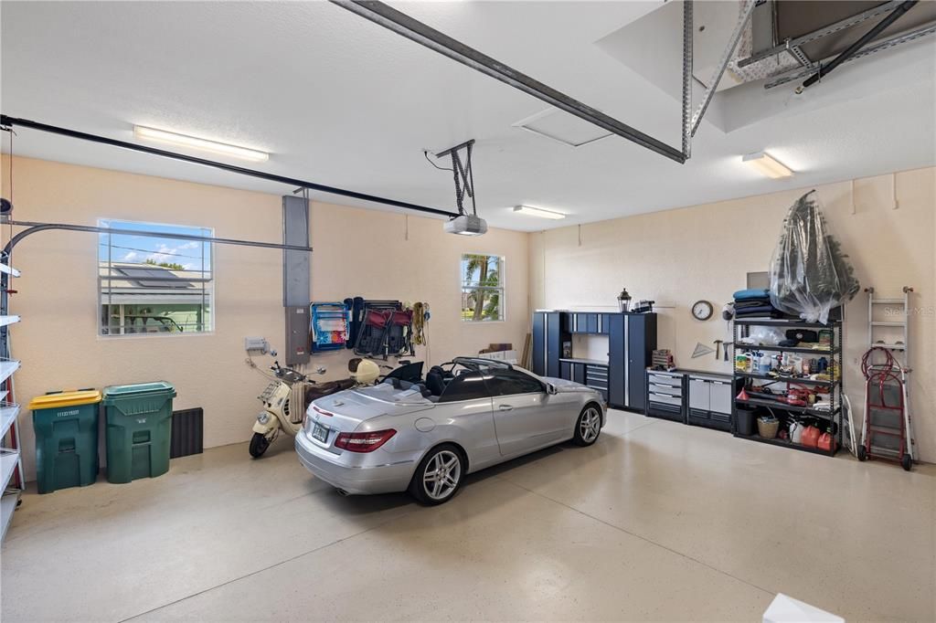 Garage, Interior