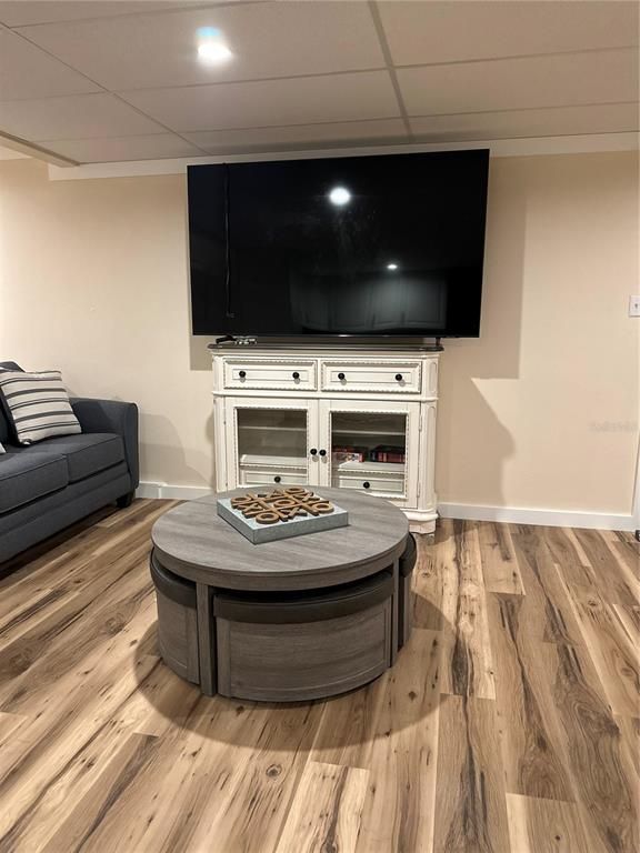 Interior, Recessed Lighting, Wood Texture Flooring