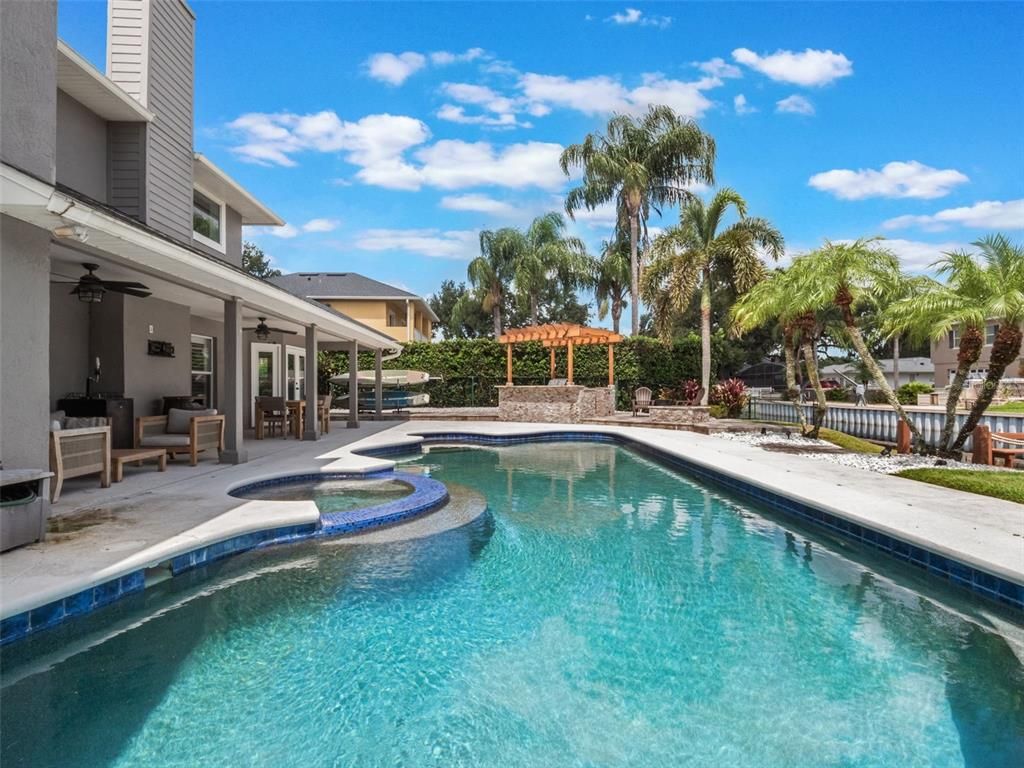 Exterior, Pool