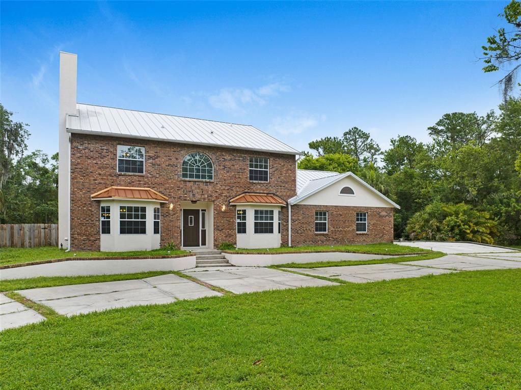 Backyard, Exterior, Facade, Brick Facade, Brick Traditional