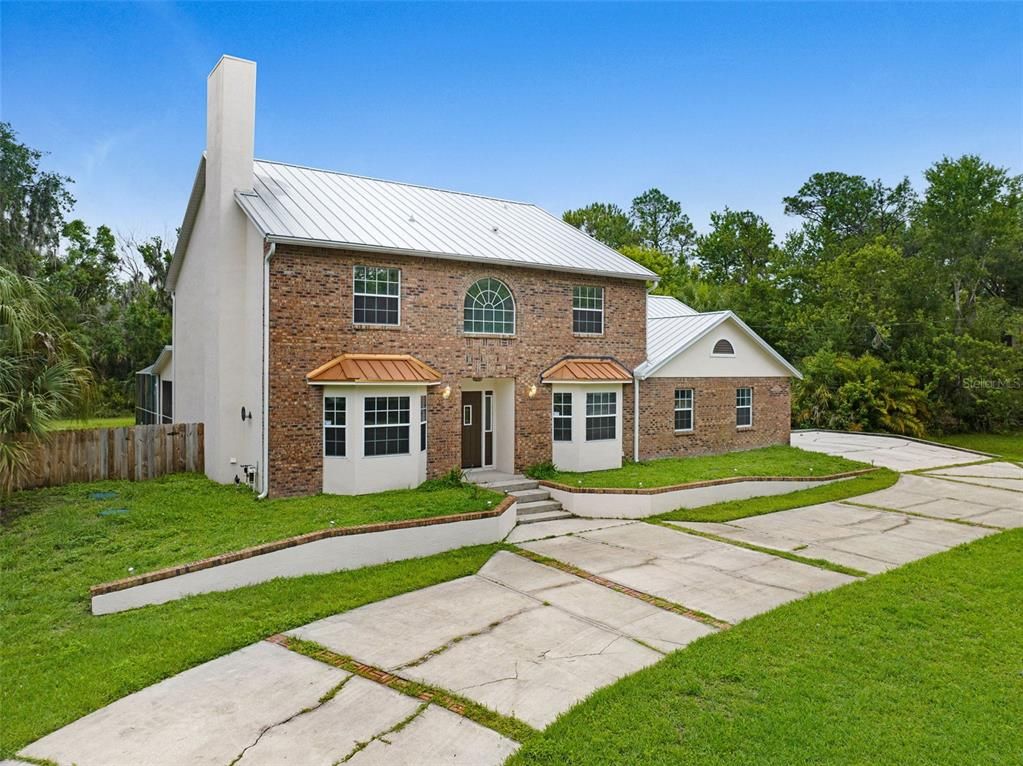 Backyard, Exterior, Facade, Brick Facade, Georgian