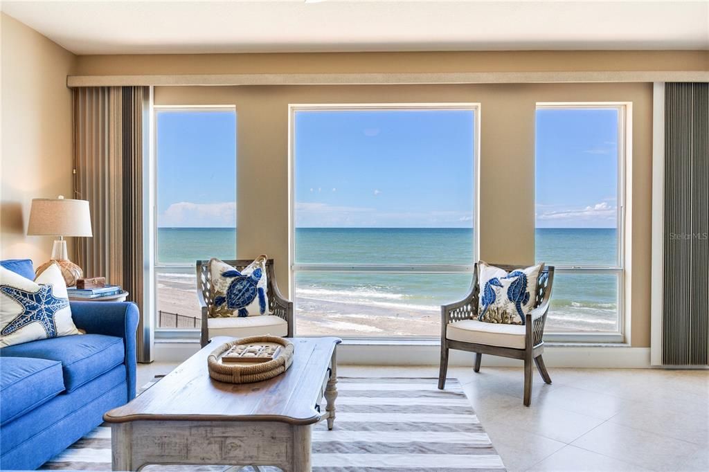 Interior, Living room, Water