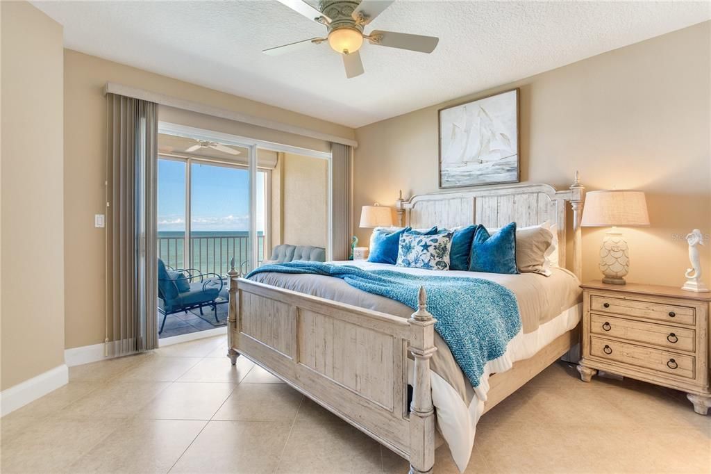 Bedroom, Interior, Water