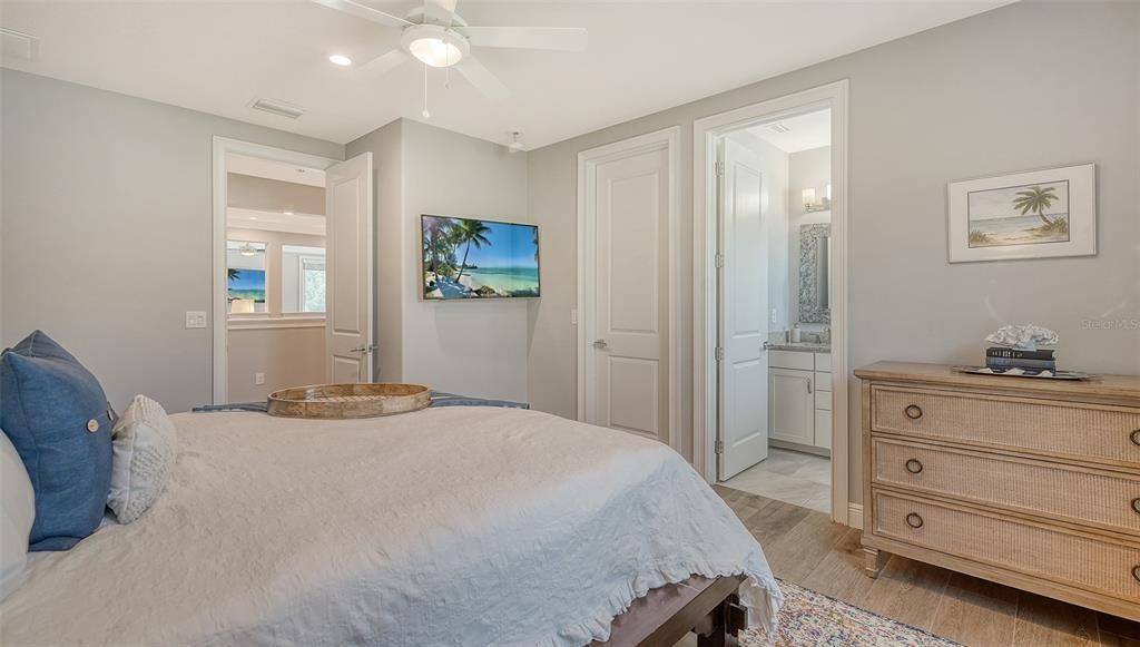 Bedroom, Interior, Recessed Lighting, Water, Wood Texture Flooring