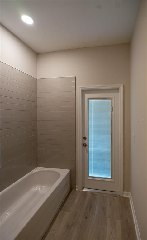 Bathroom, Interior, Recessed Lighting, Wood Texture Flooring