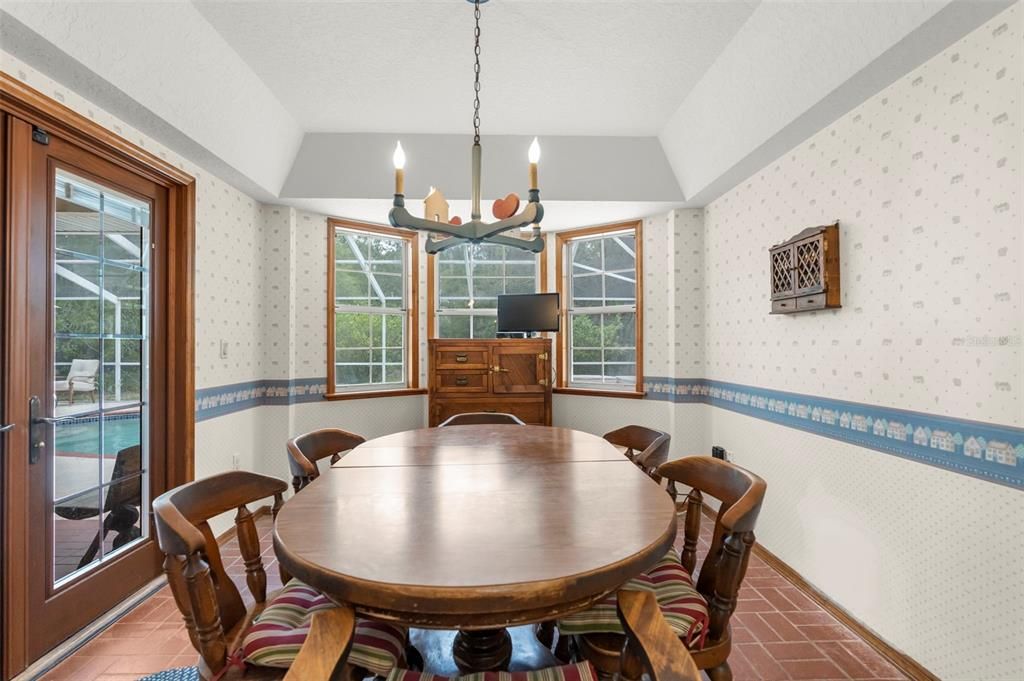 Chandelier, Dining room, Interior
