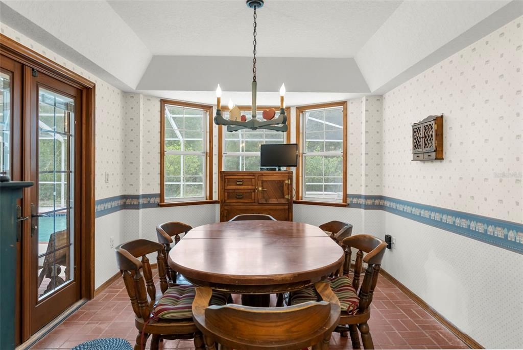 Chandelier, Dining room, Interior