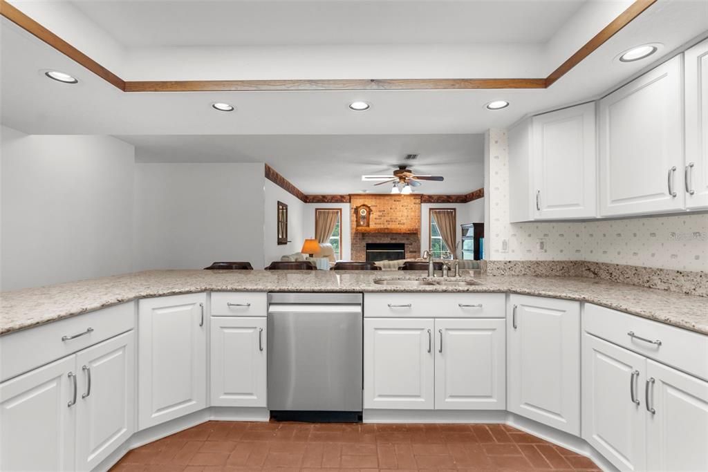 Fireplace, Interior, Kitchen, Recessed Lighting