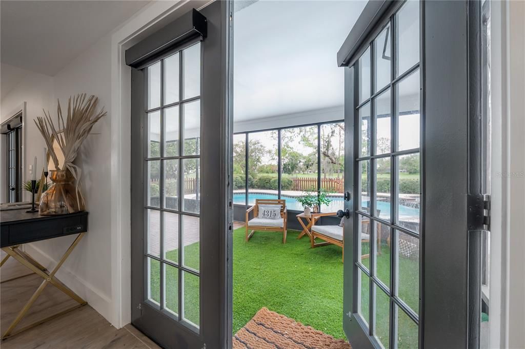 Interior, Sun Room, Water