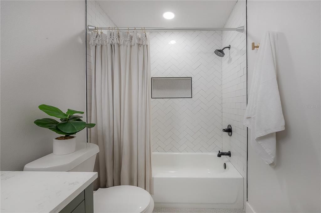 Bathroom, Interior, Recessed Lighting