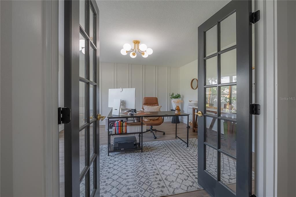 Home Office, Interior