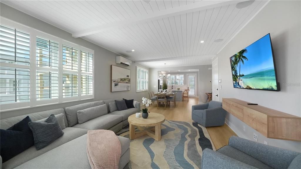 Dining room, Interior, Living room, Pendant Lights, Recessed Lighting, Wood Texture Flooring