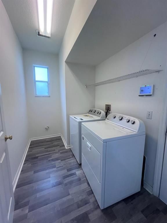 Interior, Washer, Wood Texture Flooring