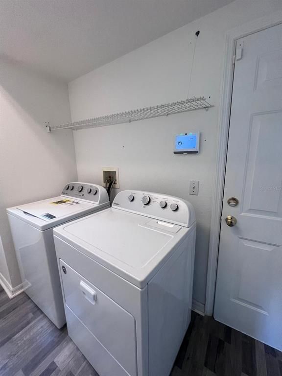 Interior, Washer, Wood Texture Flooring