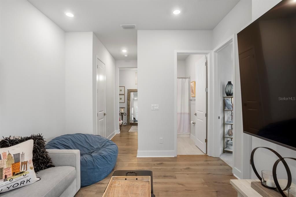 Interior, Recessed Lighting, Wood Texture Flooring