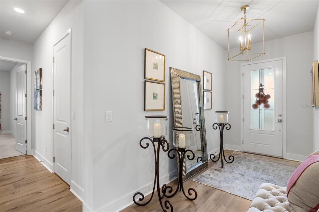 Interior, Pendant Lights, Recessed Lighting, Wood Texture Flooring
