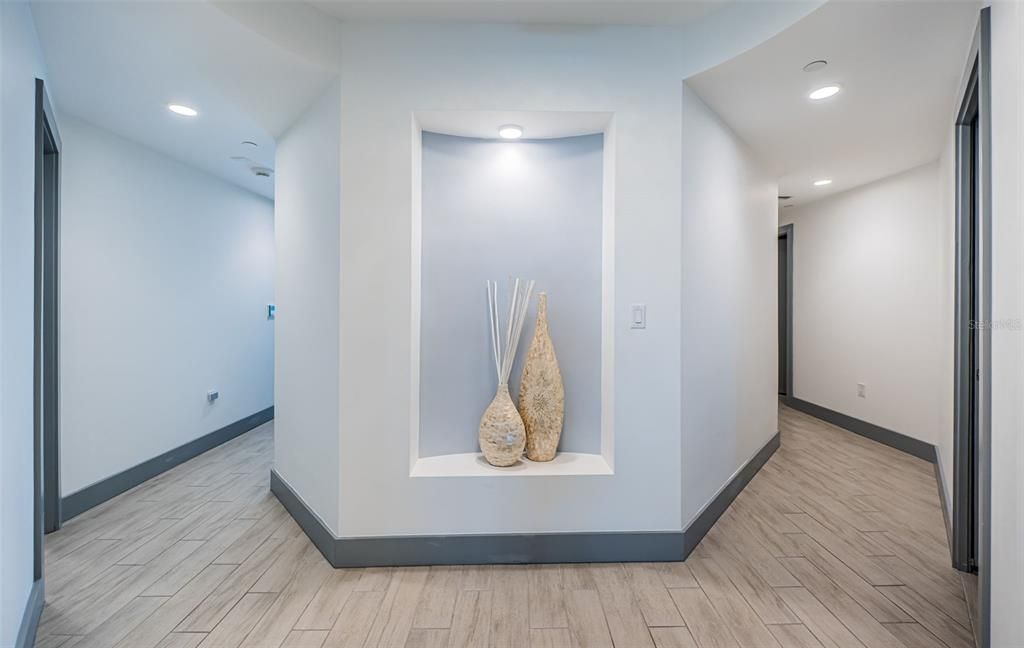 Interior, Recessed Lighting, Wood Texture Flooring
