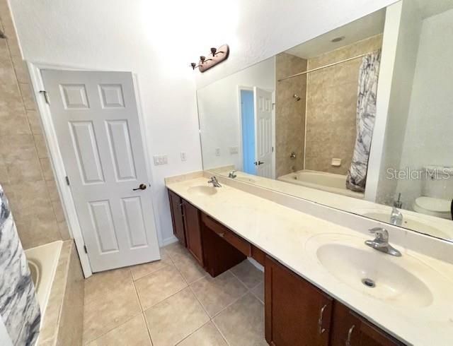 Bathroom, Dual Sink Vanities, Interior