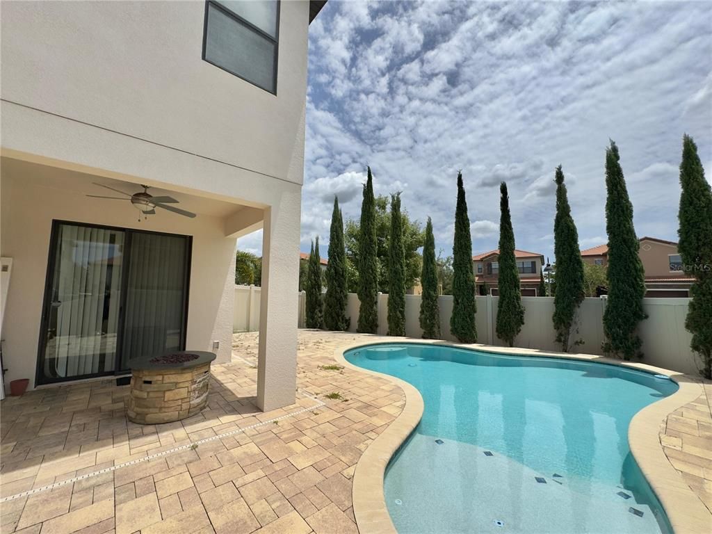 Exterior, Pool