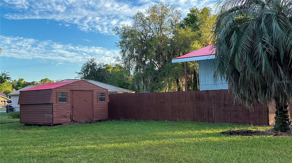 Backyard, Exterior