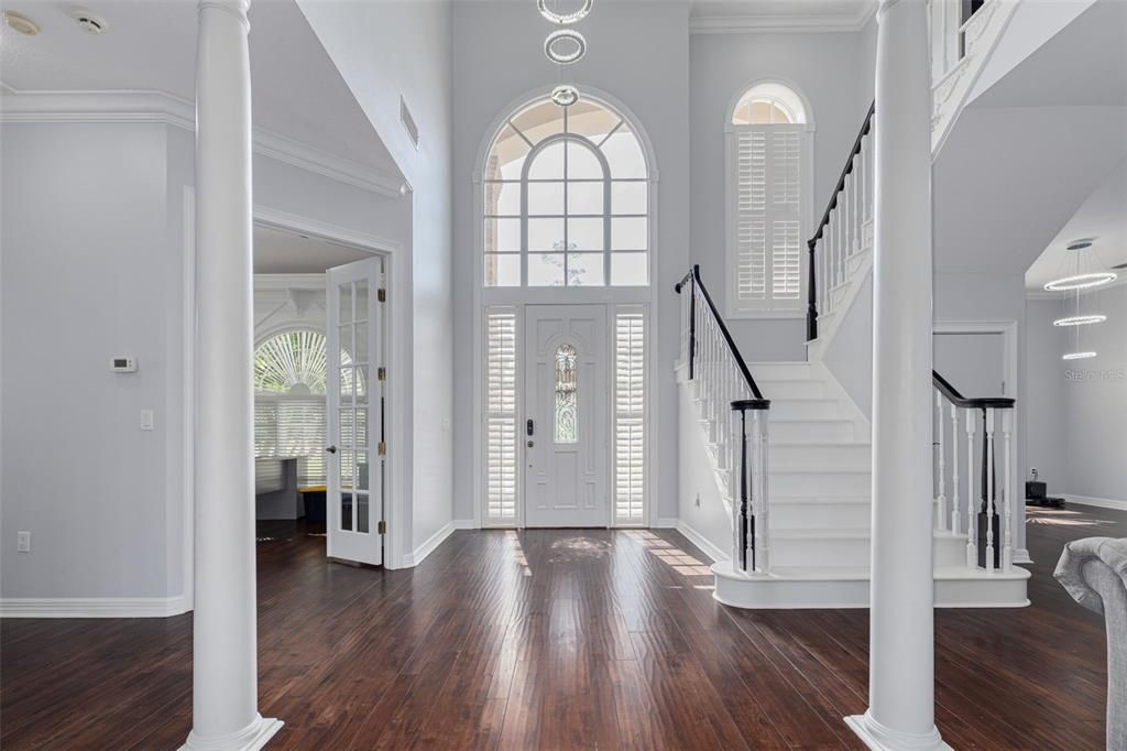 Interior, Pendant Lights, Wood Texture Flooring