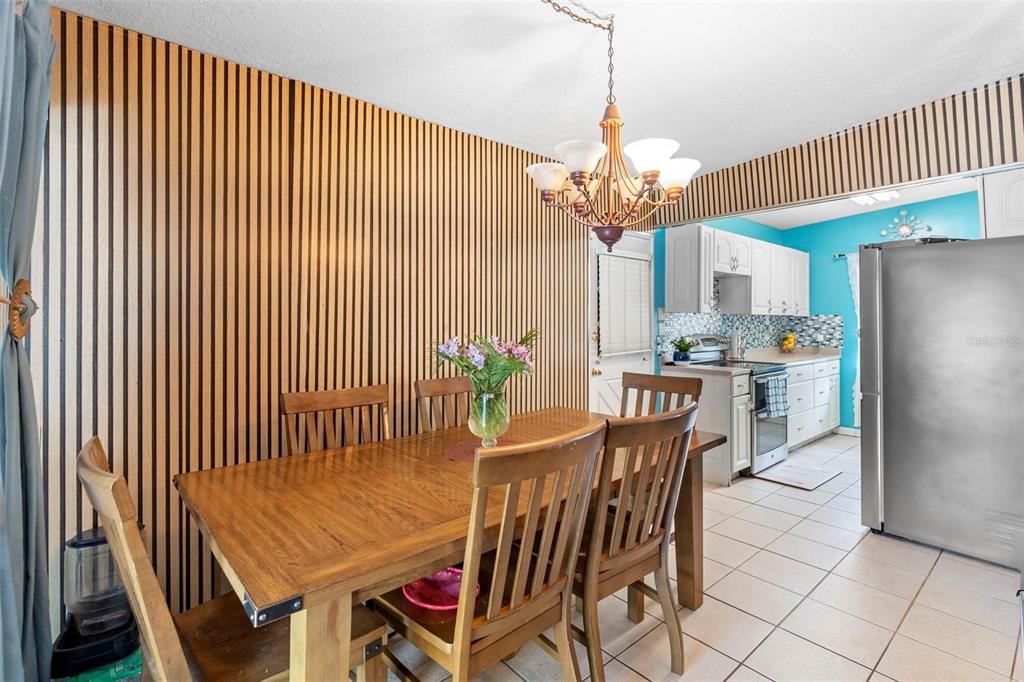 Chandelier, Dining room, Interior, Kitchen