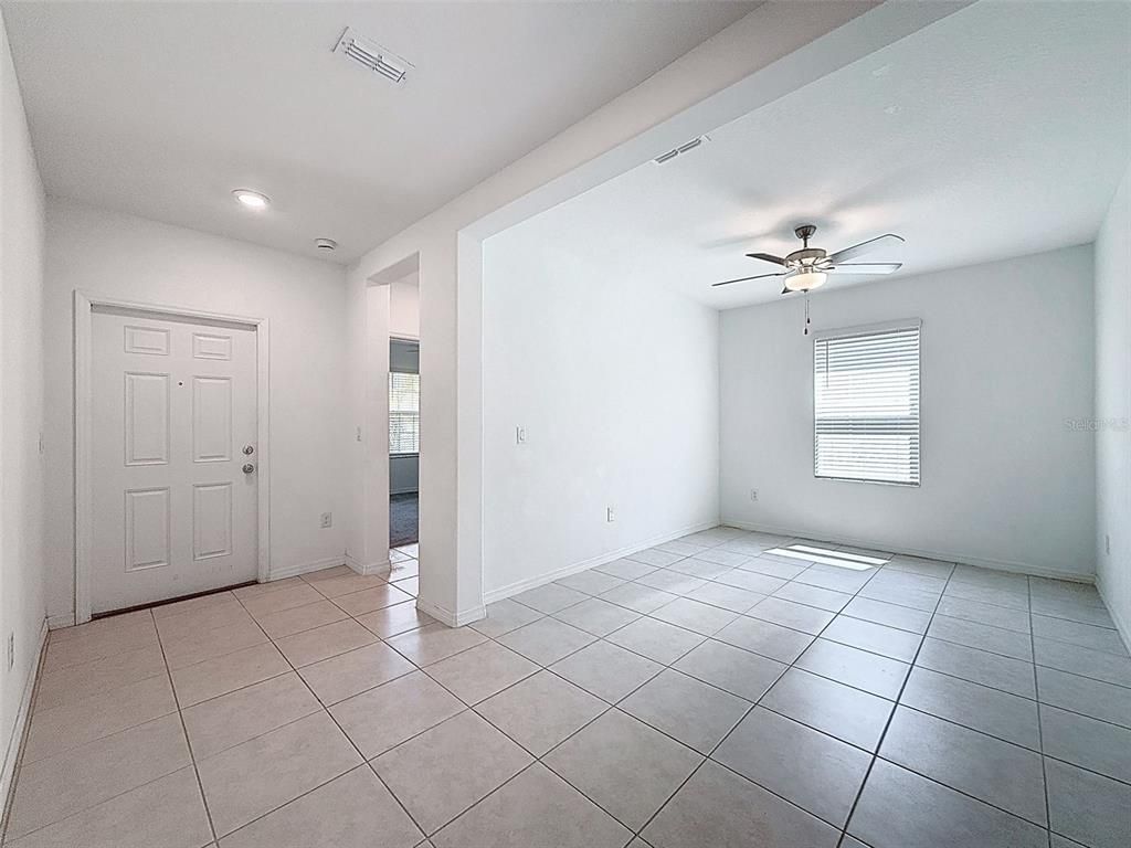 Empty room, Interior, Recessed Lighting