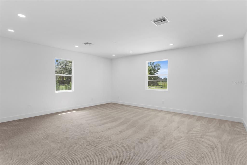 Empty room, Interior, Recessed Lighting