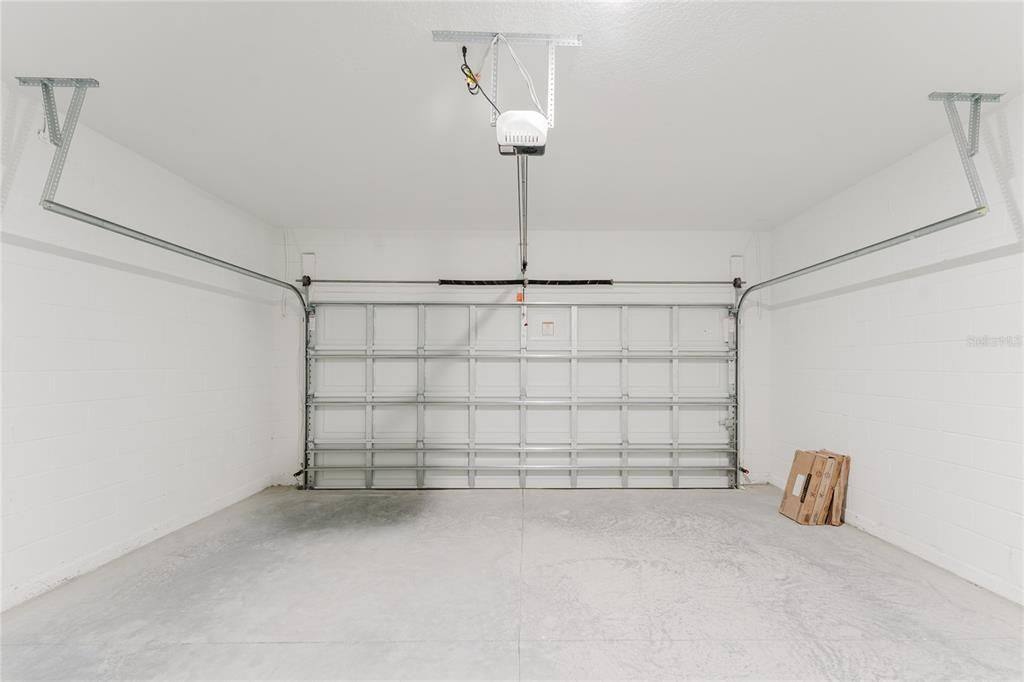 Garage, Interior