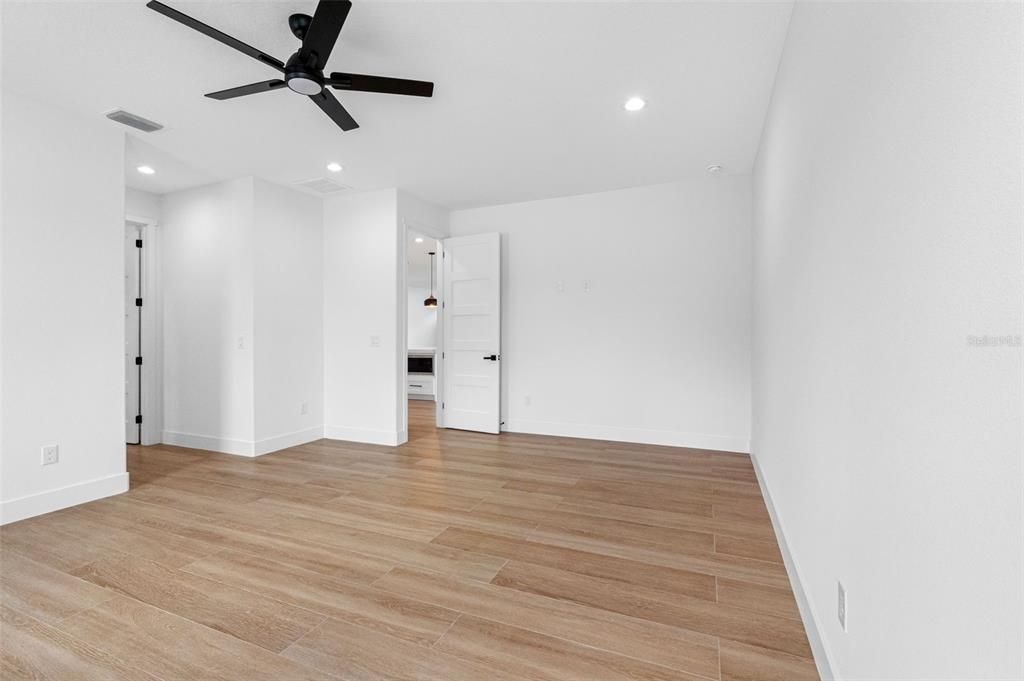 Empty room, Interior, Recessed Lighting, Wood Texture Flooring