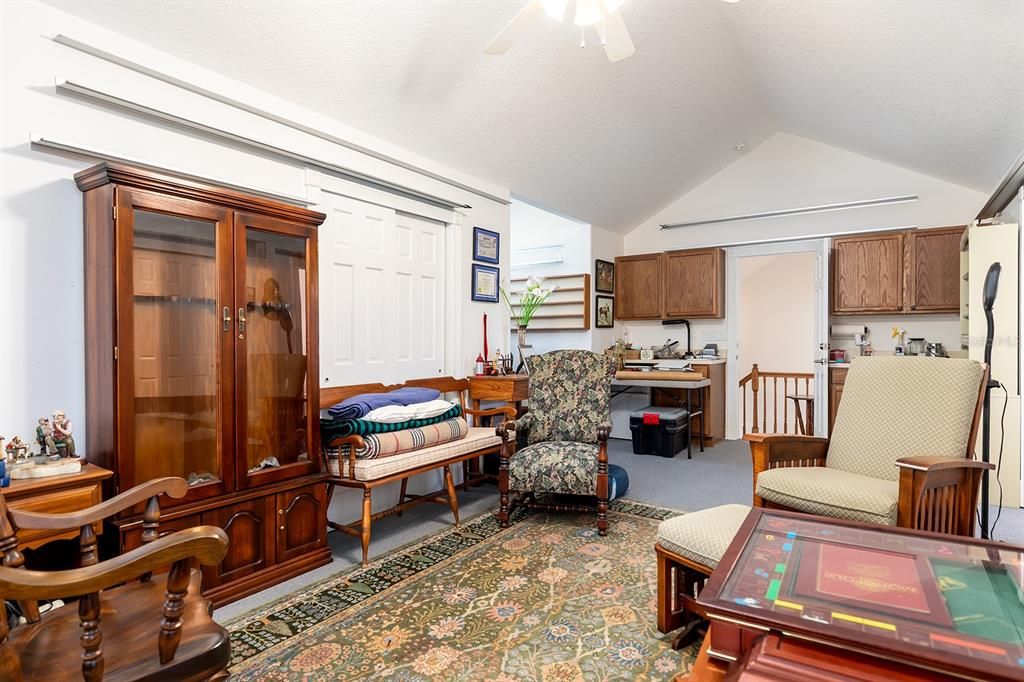 Home Office, Interior