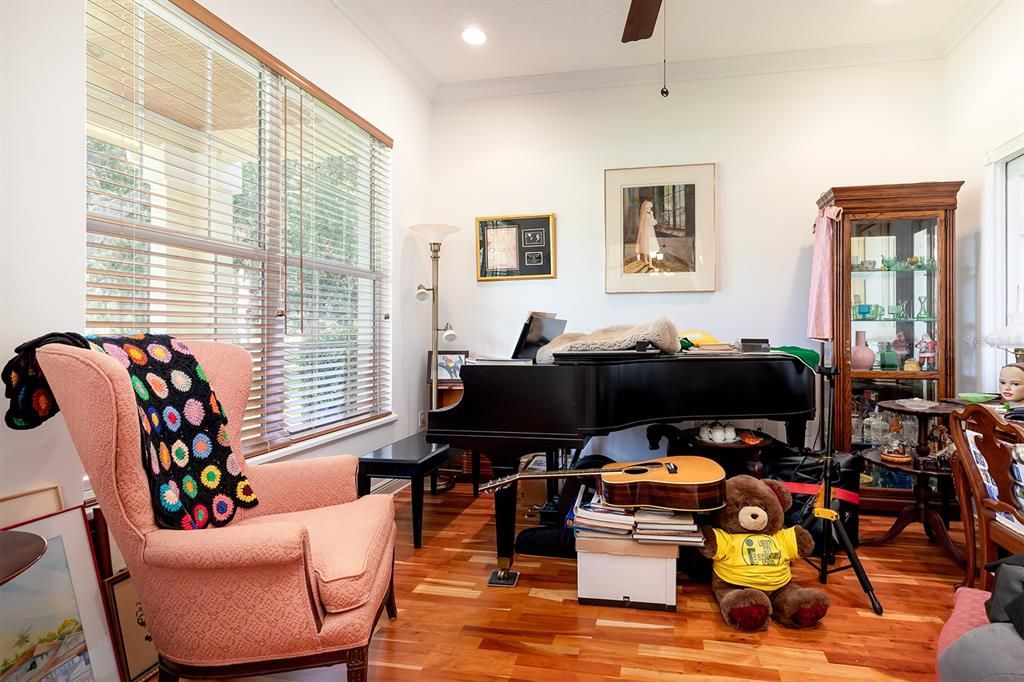 Interior, Piano, Recessed Lighting, Wood Texture Flooring