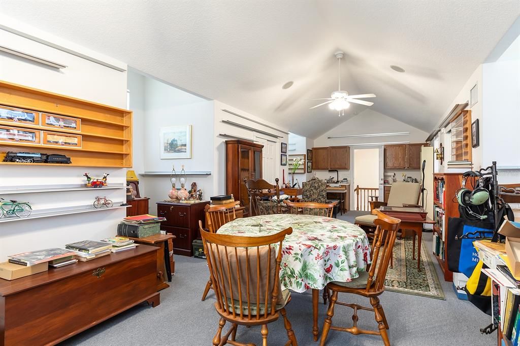 Dining room, Interior