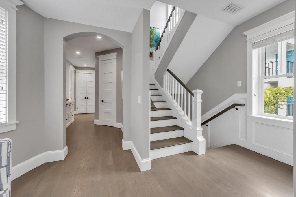 Interior, Recessed Lighting, Wood Texture Flooring