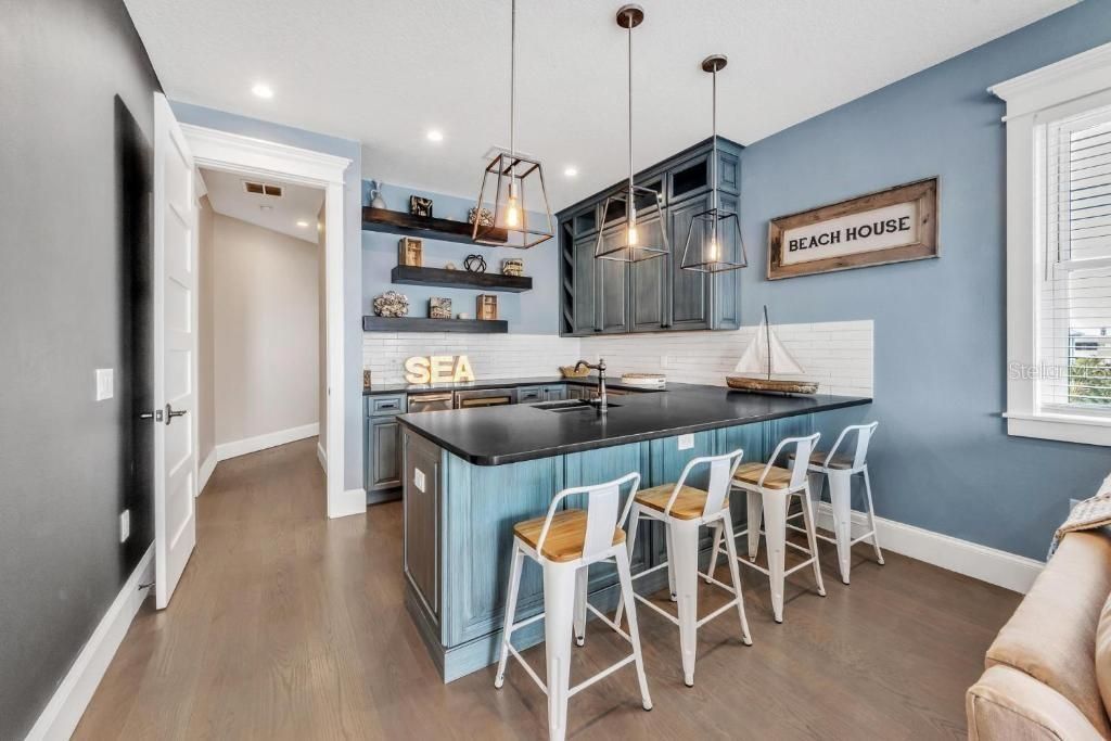 Interior, Kitchen, Pendant Lights, Recessed Lighting, Wood Texture Flooring