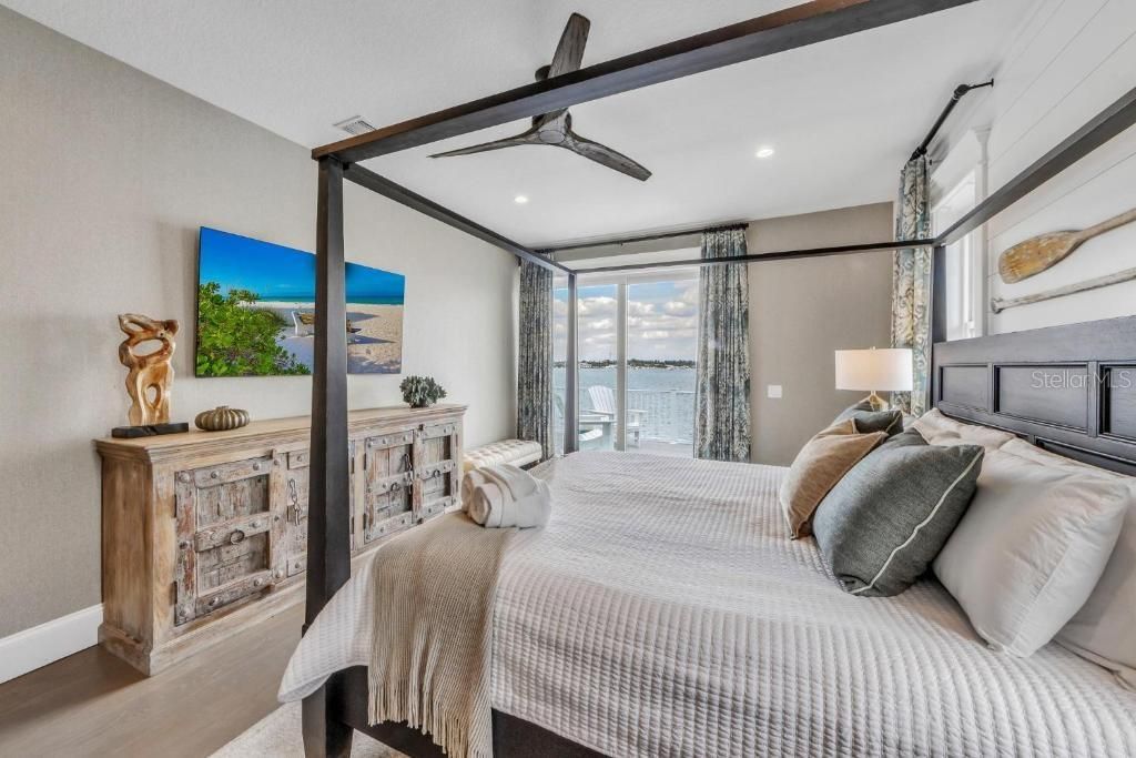 Bedroom, Interior, Recessed Lighting, Water, Wood Texture Flooring