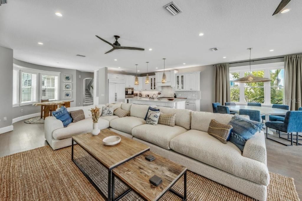 Dining room, Interior, Kitchen, Living room, Pendant Lights, Recessed Lighting, Wood Texture Flooring