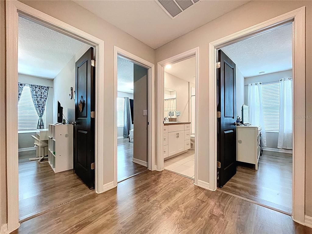 Interior, Washer, Wood Texture Flooring