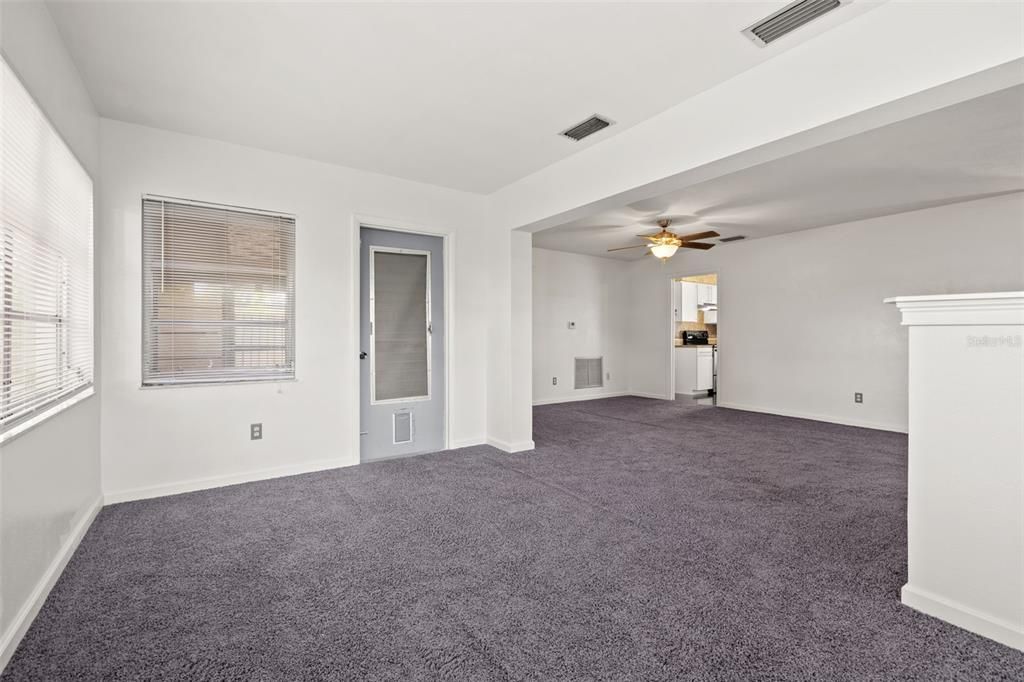 Empty room, Interior