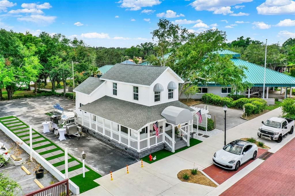 Exterior, Drone