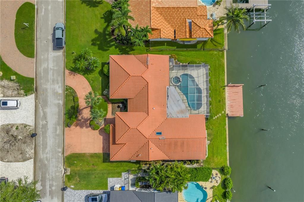Exterior, Drone