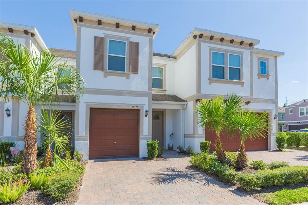 Attached, Exterior, Facade, Mediterranean