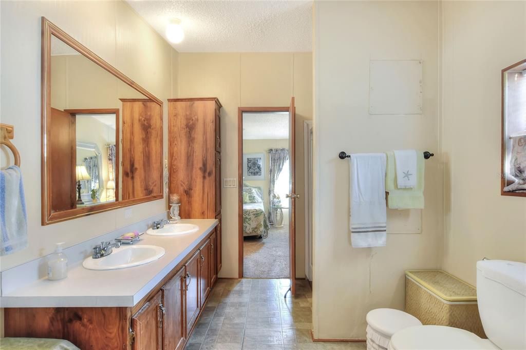 Bathroom, Dual Sink Vanities, Interior