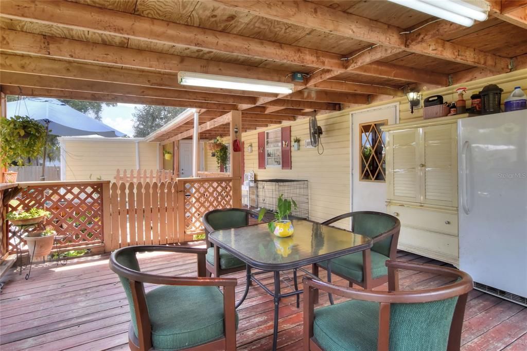 Exterior, Wooden Beams