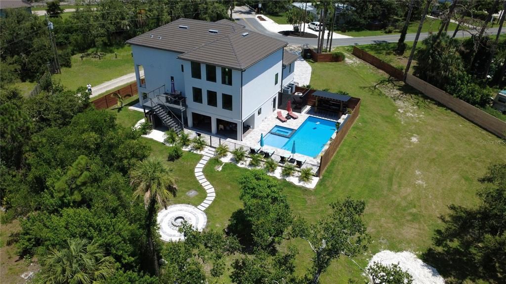 Exterior, Drone