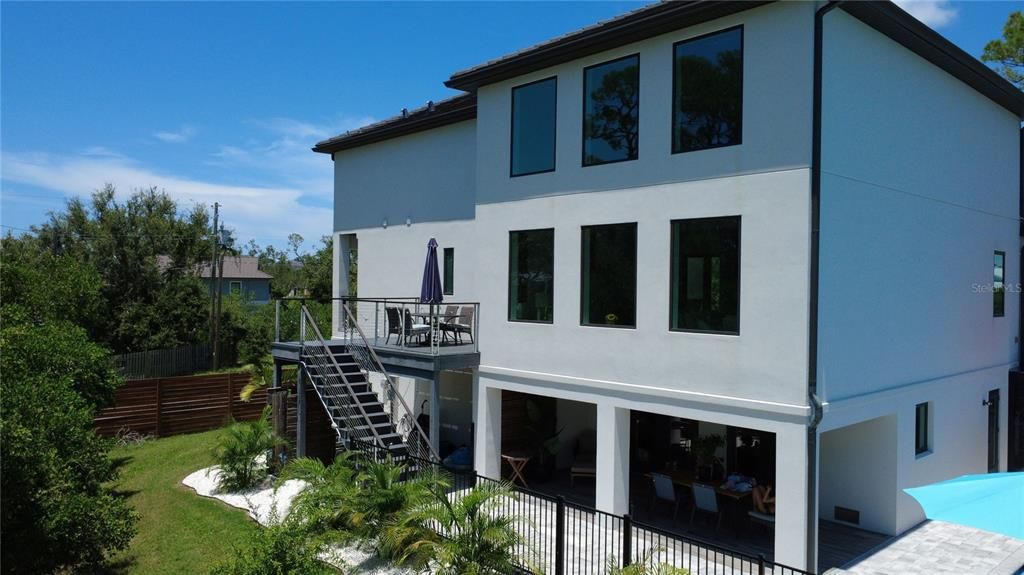 Backyard, Exterior