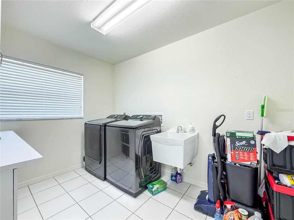 Interior, Washer