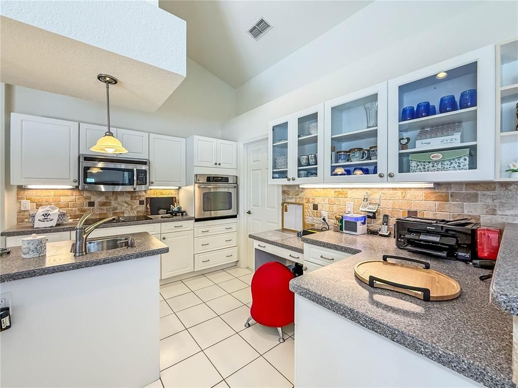 Interior, Kitchen, Pendant Lights, Stainless Steel Appliances